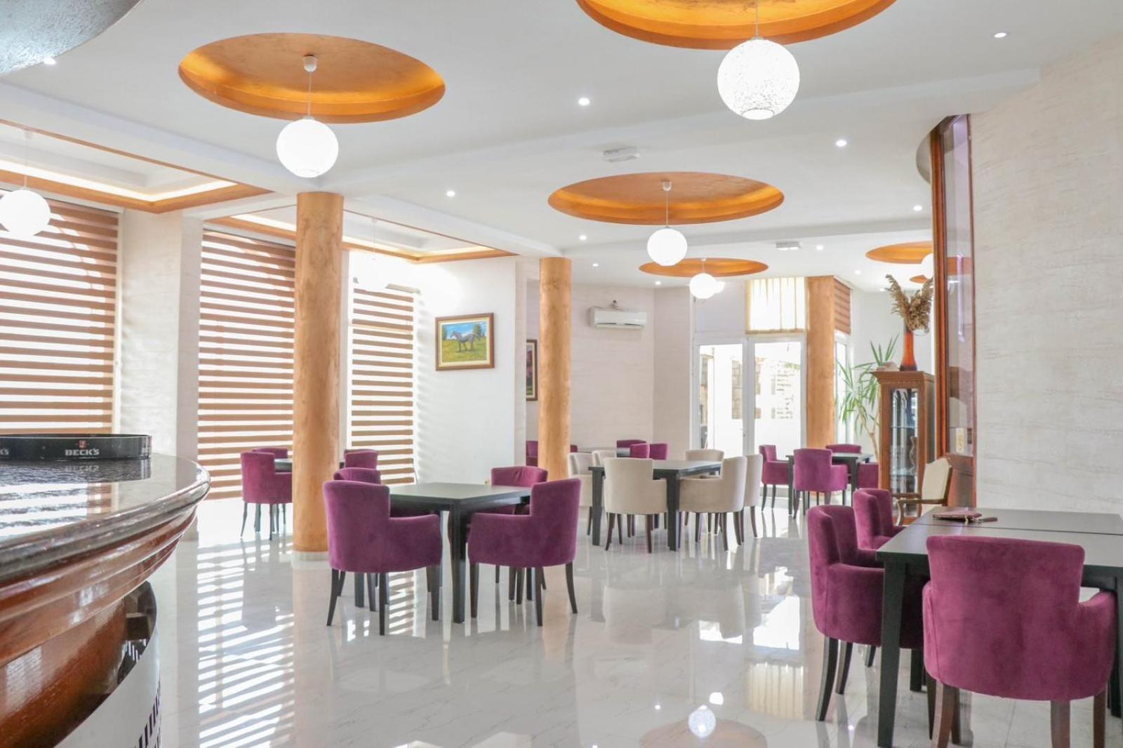 Imperial Hotel Ulcinj Buitenkant foto