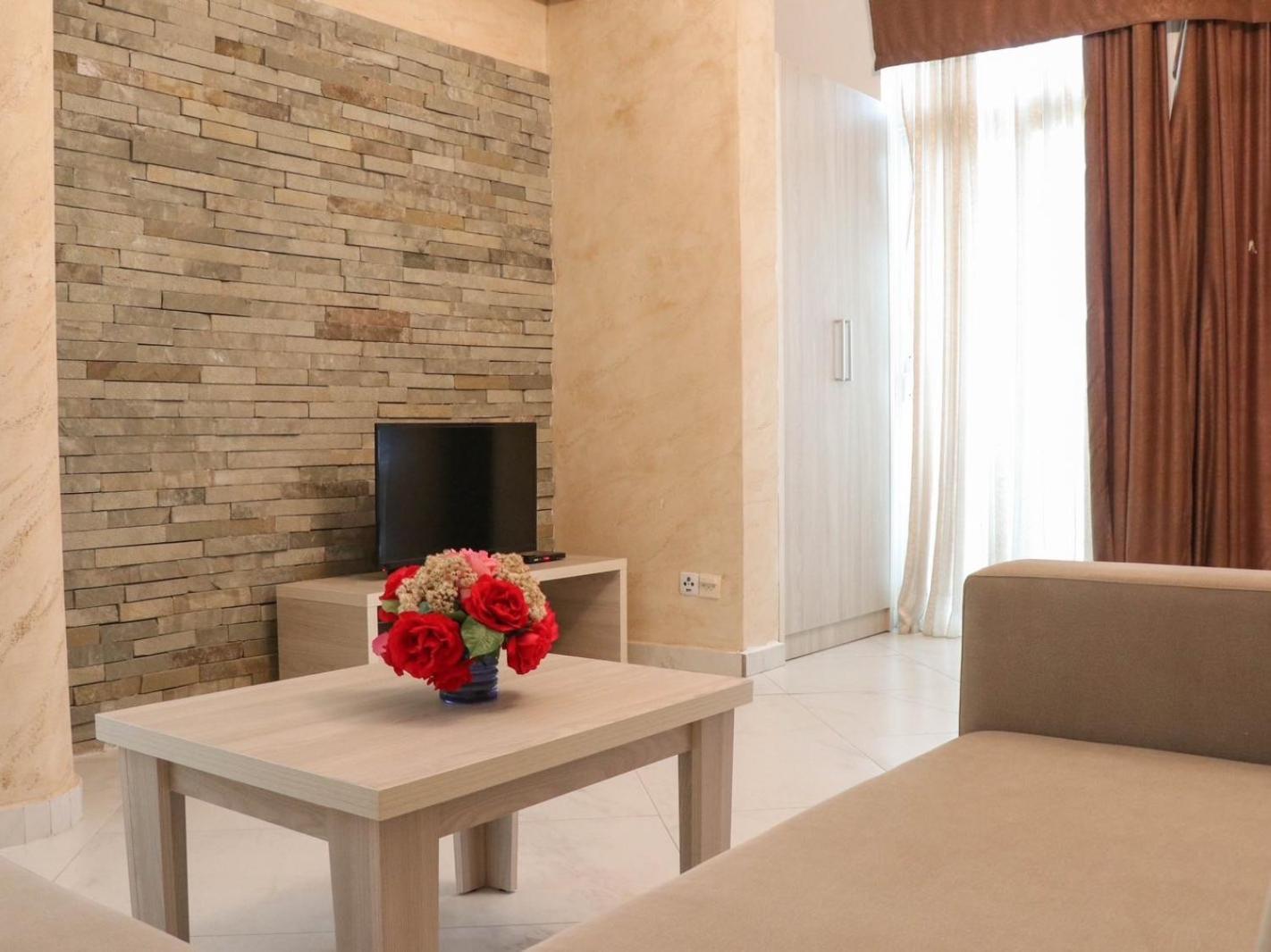 Imperial Hotel Ulcinj Buitenkant foto