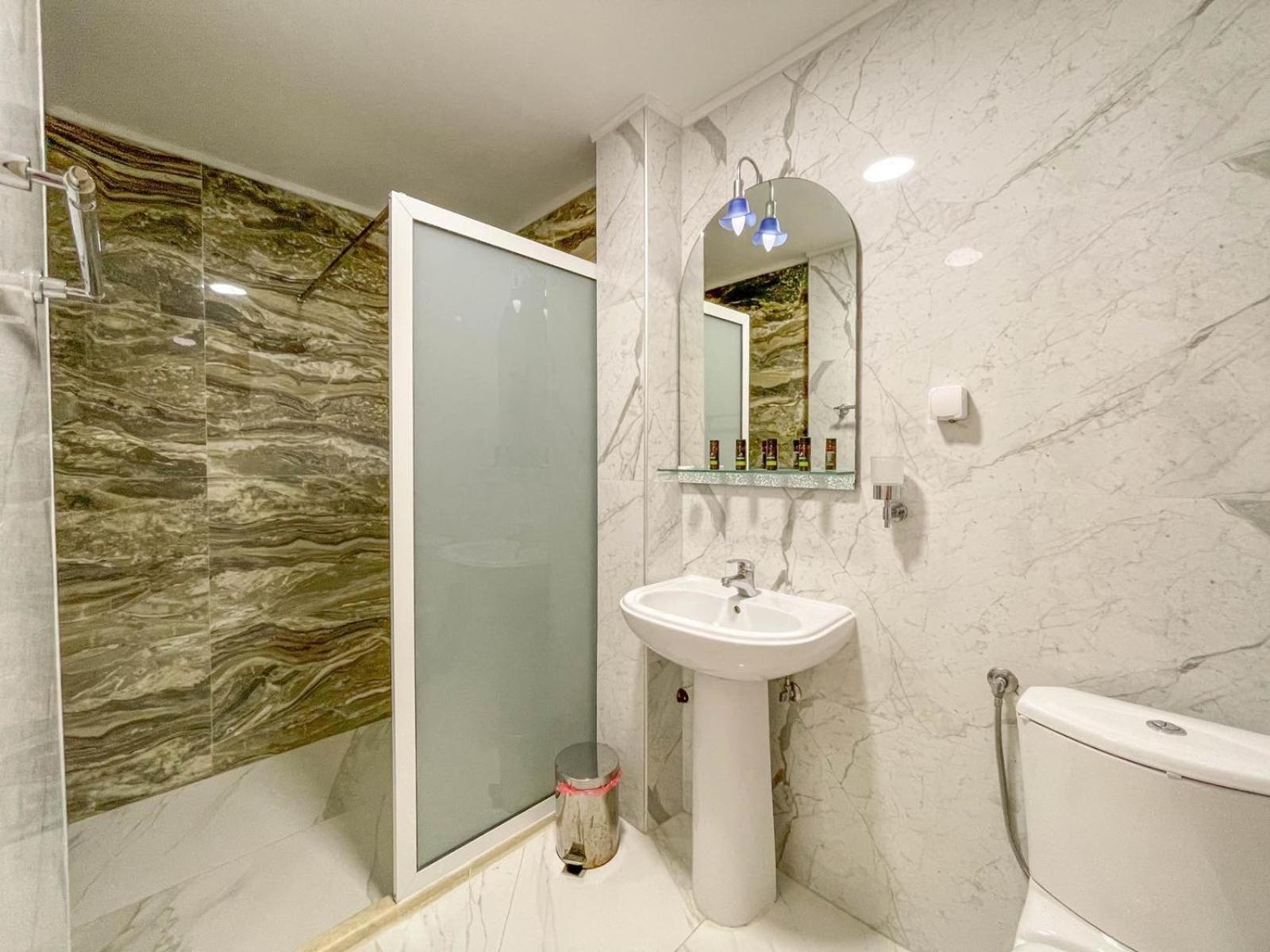 Imperial Hotel Ulcinj Buitenkant foto
