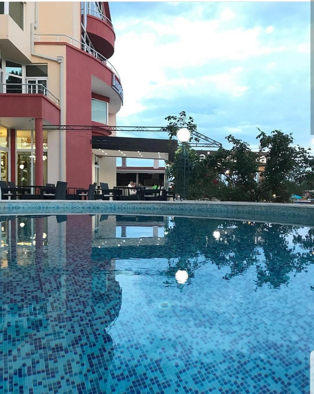 Imperial Hotel Ulcinj Buitenkant foto