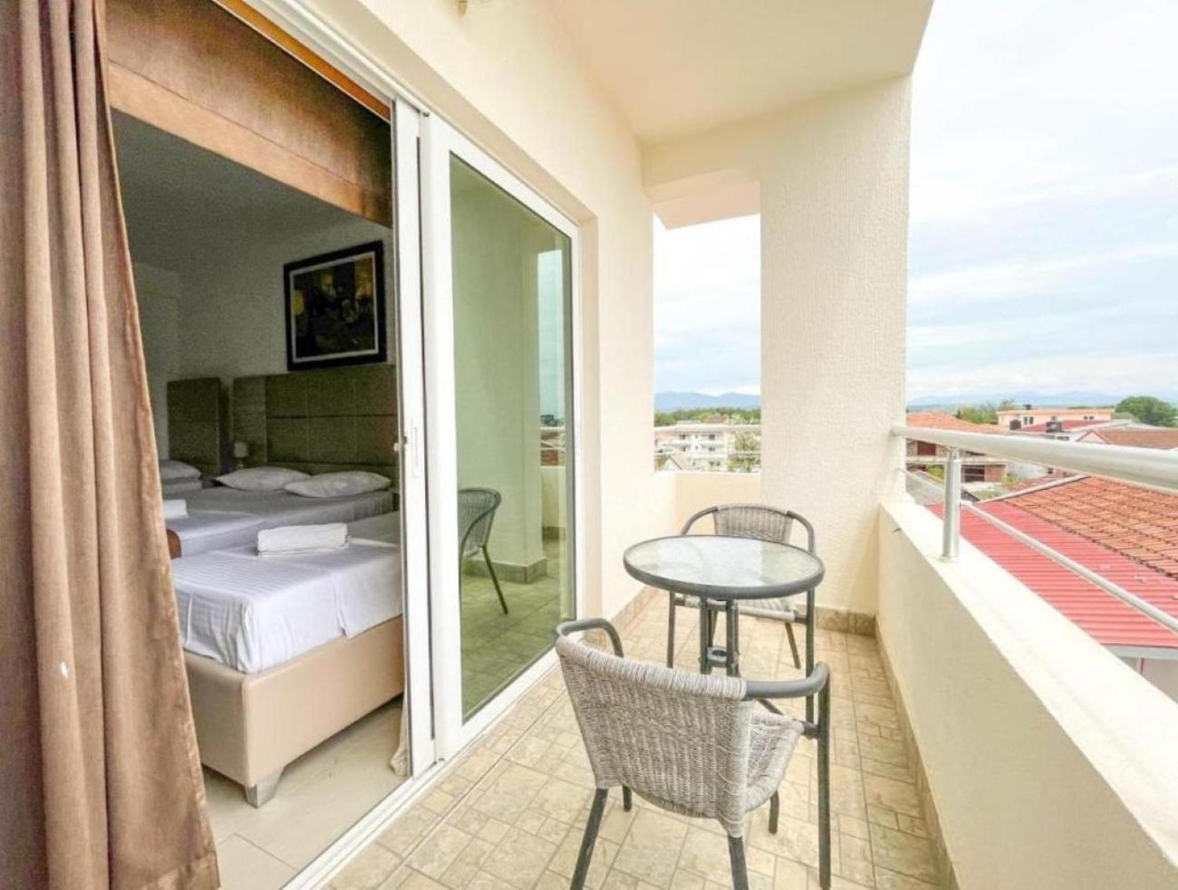 Imperial Hotel Ulcinj Buitenkant foto