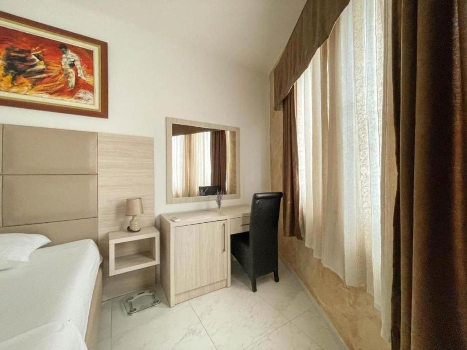 Imperial Hotel Ulcinj Buitenkant foto